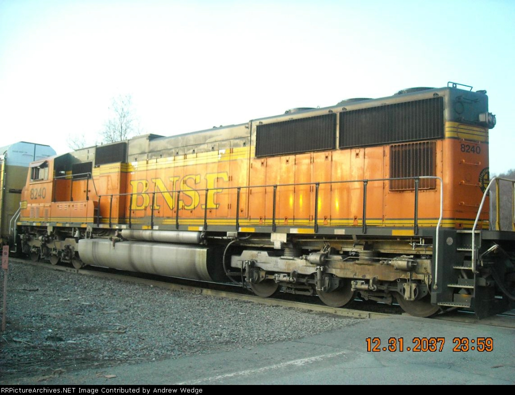 BNSF 8240